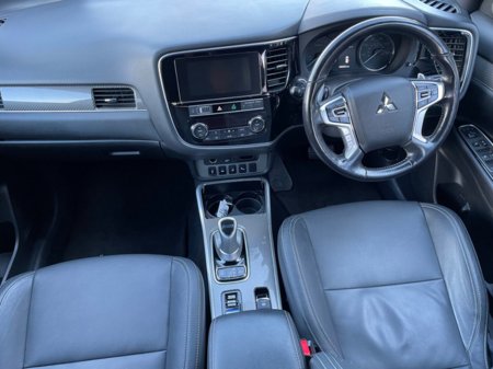 2020 Mitsubishi Outlander 2.4 DYNAMICS PHEV €18,950