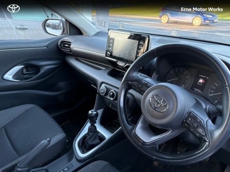 2023 Toyota Yaris YARIS 1.5 LUNA €20,950 thumbnail