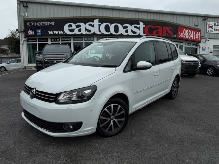 2015 Volkswagen Touran ( 152 REG ) HIGHLINE EDITION 7 SEATER * ALCANTARA SEATS * REVERSING CAMERA * SIMI DEALER - SPECIALISING IN IMPORTS OF JAP AUTOMATIC HI SPEC BLUEMOTION // LARGE TOUCH SCREEN //