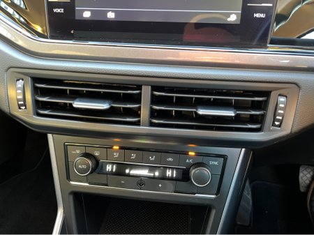 2018 Volkswagen Polo HIGHLINE AUTOMATIC 1.0 PETROL //HIGH SPEC//LOW MILES//ADAPTIVE CRUISE CONTROL//CARPLAY//REVERSE CAMERA//KEYLESS ENTRY// €14,950 thumbnail