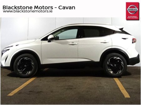 2025 Nissan Qashqai 1.3 PET MILD HYBRID SV PREMIUM €39,950 thumbnail