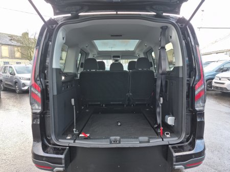 2026 Ford Tourneo Connect Active Lowered Floor Wheelchair Access thumbnail