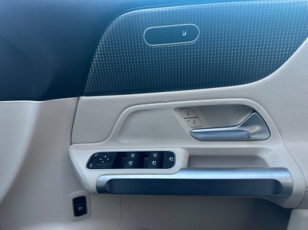 2022 Mercedes-Benz GLB 200 d Progressive Auto €38,950 thumbnail