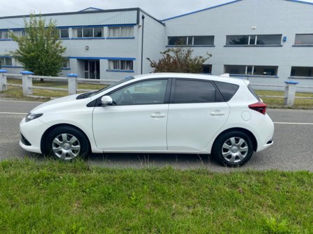 2019 Toyota Auris 1.4 D-4D TERRA 4DR €11,950 thumbnail