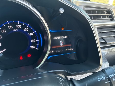 2015 Honda Fit 1.5L Petrol Hybrid Automatic thumbnail