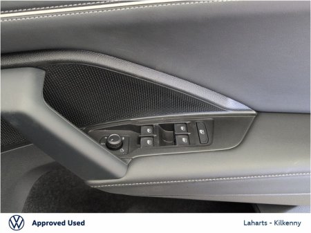 2025 Volkswagen Tiguan 3 ELEGANCE 1.5TSI 204HP DSG PHEV €54,950 thumbnail