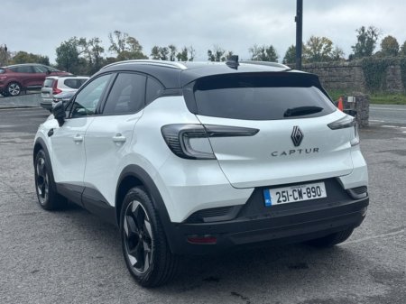 2026 Renault Captur TCe 90 Techno thumbnail