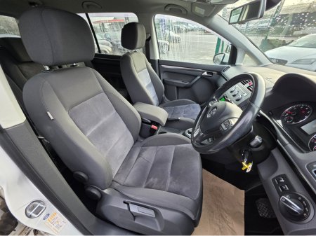 2012 Volkswagen Touareg 1.4 TSI HIGHLINE EDITION 7 SEATER ALLOYS SIMI DEALER - SPECIALISING IN IMPORTS OF GERMAN AUTOMATIC HI SPEC CARS thumbnail