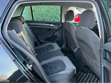 2017 Volkswagen Golf HIGHLINE AUTOMATIC 1.4 PETROL //HIGH SPEC//LOW MILES//KEYLESS ENTRY//REVERSE CAMERA//ADAPTIVE CRUISE CONTROL//BLIND SPOT WARNING// €16,950 thumbnail