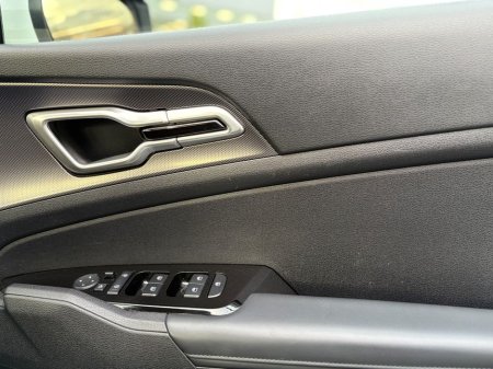 2023 Kia Sportage 1.6 K3 Hybrid €35,995 thumbnail