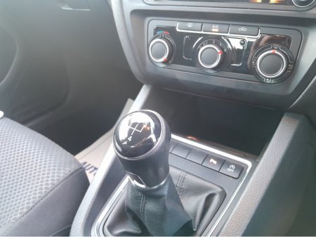 2016 Volkswagen Jetta CL 2.0 TDI MANUAL 5SPEED 110BHP 4DR €8,950 thumbnail