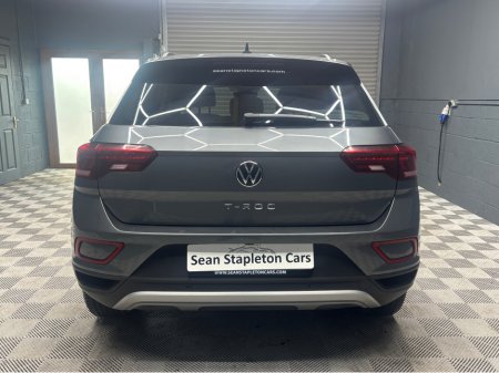 2022 Volkswagen T-Roc LIFE 1.0 TSI MANUAL 6SPEED FWD 1 €24,960 thumbnail