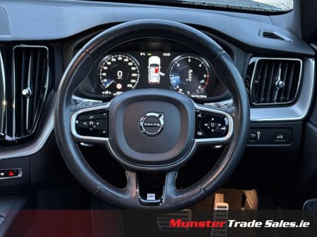 2018 Volvo XC60 D4 190HP AWD R-DESIGN €28,950 thumbnail