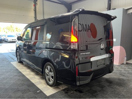 2019 Honda Stepwagon 2019 HONDA STEPWAGON HYBRID SENSING 2.0 / REVERSE CAMERA / CRUISE CONTROL / HEATED SEATS / AUTOMATIC DOORS