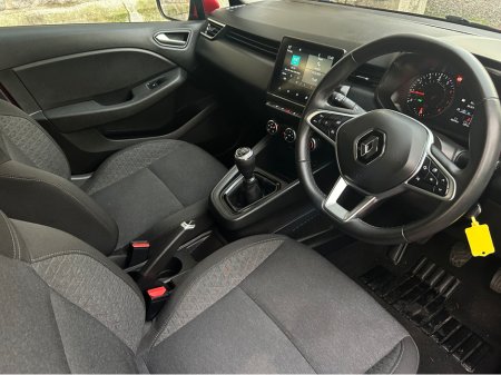 2022 Renault Clio DYNAMIQUE EDITION NAEB TC TCE 90**//**AIR CON**//**CRUISE CONTROL**//**LANE DEPARTURE WARNING**//**COLLISION ALERT**//**RENAULT WARRANTY TILL AUGUST 2027**//**FINANCE AVAILABLE**//**TRADE IN WELCOME!! €13,995 thumbnail