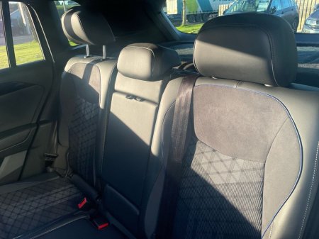2025 Volkswagen Tiguan R-LINE 75 2.0TDI DSG 150HP €54,975 thumbnail