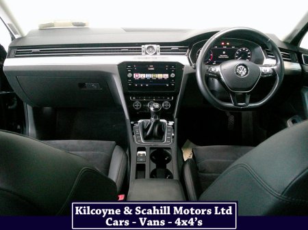 2018 Volkswagen Passat HIGHLINE 1.6 TDI MANUAL 6SPEED FWD 120HP 4DR €17,950 thumbnail