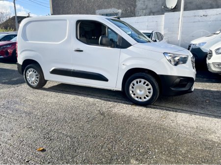 2022 Opel Combo L1H1 1.5 CDTI 100PS DIESEL 6SPEED MANUAL MY22 SWB €13,000