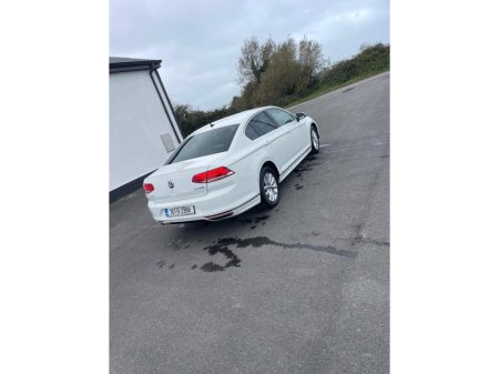 2016 Volkswagen Passat CL BE 1.6 TDI MANUAL 6SPEED FWD 120HP 4DR €13,250 thumbnail