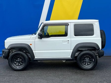 2022 Suzuki Jimny 1.5 MANUAL AWD // 4 SEATER // LOW-RATIO TRANSFER BOX // DIGITAL CLIMATE CONTROL €27,950