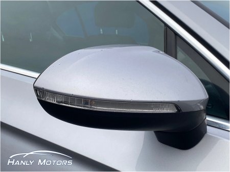 2022 Volkswagen Passat BUSINESS 2.0 TDI MANUAL 6SPEED FWD 150 4DR €25,995 thumbnail