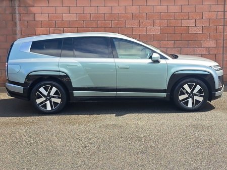 2025 Hyundai Ioniq 9 Platinum Model Rear Wheel Drive 110 k/wh battery 2.49 % finance rate until end of 2025 save over €10,000 euro now €71,750