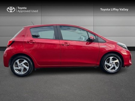 2016 Toyota Yaris HYBRID LUXURY MC 4DR AUTO €13,450 thumbnail