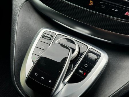 2018 Mercedes-Benz V Class V220 7SEATS 5DR AUTO €49,950 thumbnail