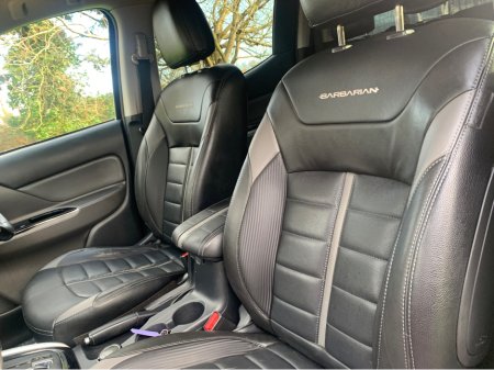 2015 Mitsubishi L200 DID BARBARIAN DCB 4DR 2.5 CR 4WORK €15,995 thumbnail