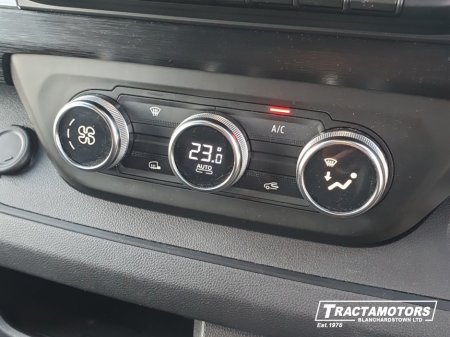 2024 Renault Trafic Passenger 9 SEAT AUTO 170HP RED EDITION €54,999 thumbnail