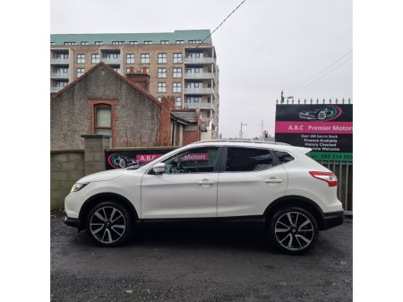 2015 Nissan Qashqai 1.5 DSL XE €10,950 thumbnail