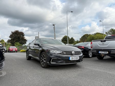 2020 Volkswagen Passat GTE S-A DSG €28,995