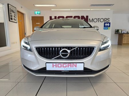 2016 Volvo V40 D2 Momentum Edition 5DR H/B €13,750