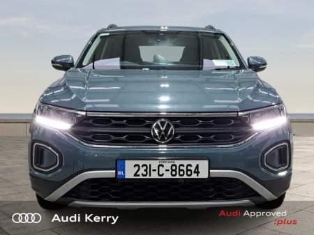 2023 Volkswagen T-Roc LIFE 2.0 TDI 116HP WITH HEATED SEATS AND REAR CAMERA €31,900