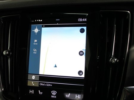 2020 Volvo V90 D4 MOM AT 5DR Auto €33,750 thumbnail