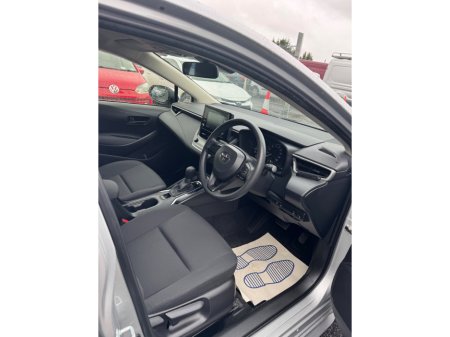 2022 Toyota Corolla 1.8 Hybrid Luna Hatchback €19,999 thumbnail