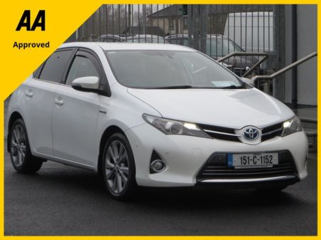 2015 Toyota Auris 1.8 HYBRID 5DR LUX €10,950