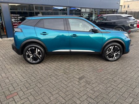 2025 Peugeot 2008  €30,950