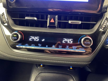 2023 Toyota Corolla Corolla Icon Tech Hev Cvt Icon Tech 122 VVT-h Auto Start/Stop €22,995 thumbnail