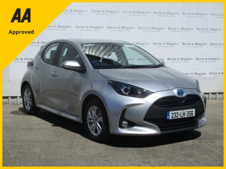 2023 Toyota Yaris 1.5 HYBRID LUNA 4DR AUTOMATIC WITH  ONLY 11000 KMS AND ONE VERY CAREFUL OWNER . THIS CAR IS IN SHOWROOM CONDITION !! 12 MONTHS WARRANTY AND 12 MONTHS AA COVER !