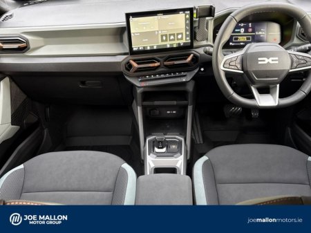 2026 Dacia Duster HEV 155 Extreme €37,000