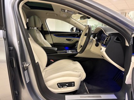 2025 Bentley Flying Spur 3.0 V6 E-HYBRID AZURE=AS NEW//HUGE SPEC=PAN ROOF//BALANCE OF BENTLEY WARRANTY=ONLY €150 ANNUAL ROAD TAX//TAILORED FINANCE PACKAGES AVAILABLE=TRADE INS €249,995 thumbnail