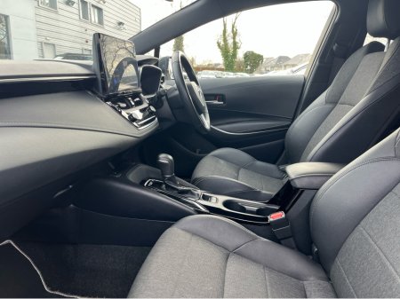 2024 Toyota Corolla LUNA SPORT HB 4DR AUTO - ALLOY WHEELS €34,444 thumbnail