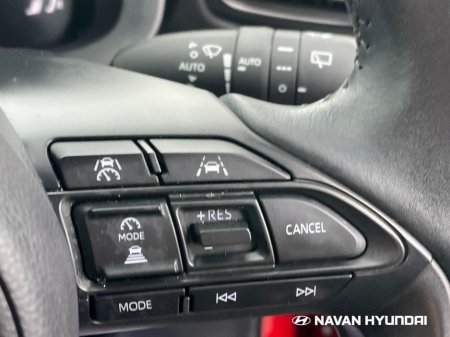 2024 Toyota Yaris Cross 1.5 Hybrid Luna thumbnail