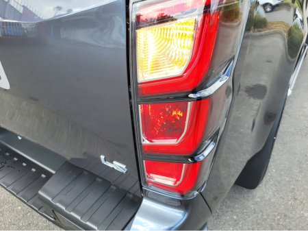 2026 Isuzu D-MAX (5yr warranty) 1.9 Turbo diesel double cab 001679 €45,999 thumbnail