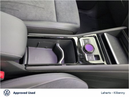 2025 Volkswagen Tiguan 3 ELEGANCE 1.5TSI 204HP DSG PHEV €54,950 thumbnail