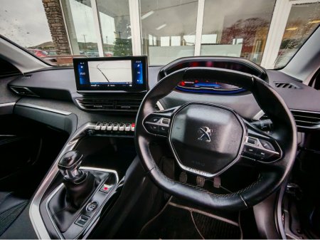 2022 Peugeot 3008 3008 thumbnail