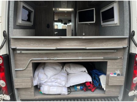 2016 Volkswagen Crafter CR35 TDI €46,950 thumbnail