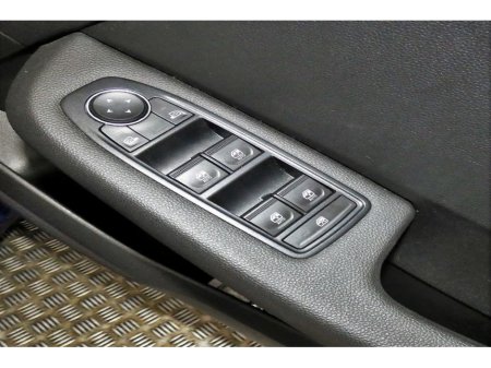 2022 Renault Clio 1.0 TCE ICONIC 90BHP 6SPD *SAT NAV*REAR PARK SENSORS* €16,490 thumbnail