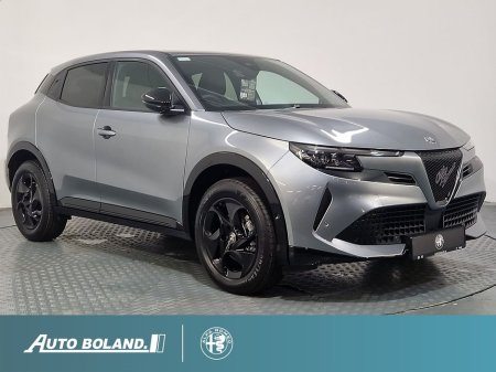 2025 Alfa Romeo Junior *DEMO* Ibrida 1.2 Hybrid Tech + Premium packs €41,500